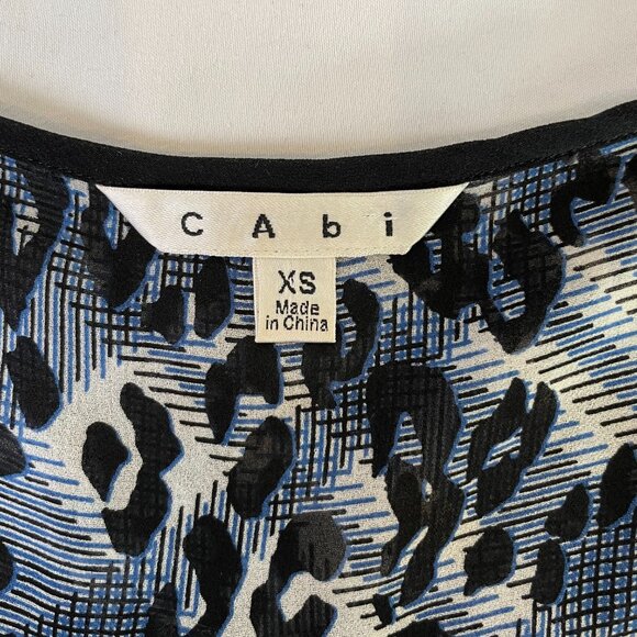 CAbi Fatale Blouse Style 977 Blue Black Leopard Print Long Sleeves Size XS - Picture 9 of 10